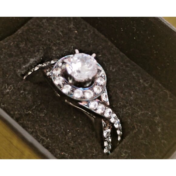 Italian Sterling Silver 925 Women's Size 7 Ring Cubic Zirconia Engagment Cut - Picture 3 of 9